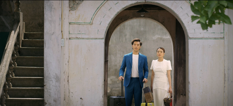 Hoàng Thùy Linh trong phim khung giờ vàng VTV: Khi mặc váy áo tổng tài, khi trở thành nữ thơ như Lưu Diệc Phi - 6