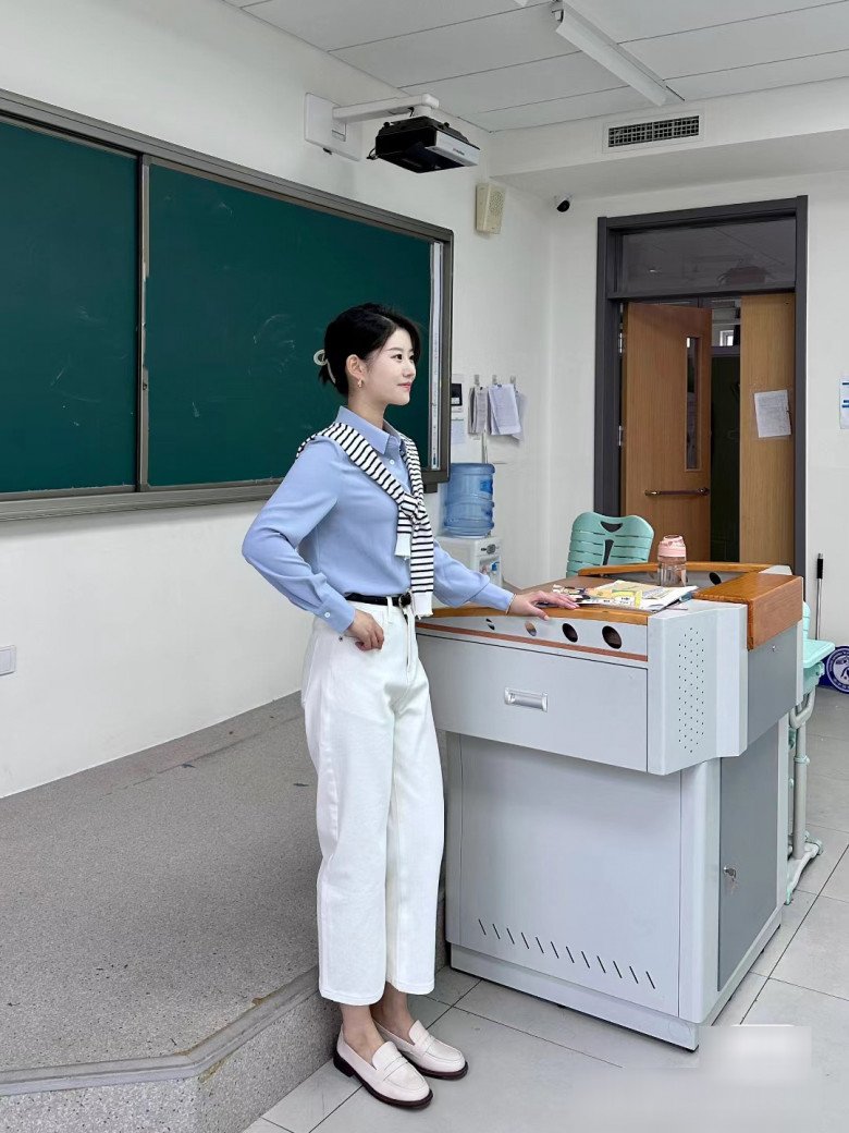 Cô giáo tiểu học lên hot search vì style quá đỉnh, chị em công sở học theo đi làm đẹp như minh tinh - 12