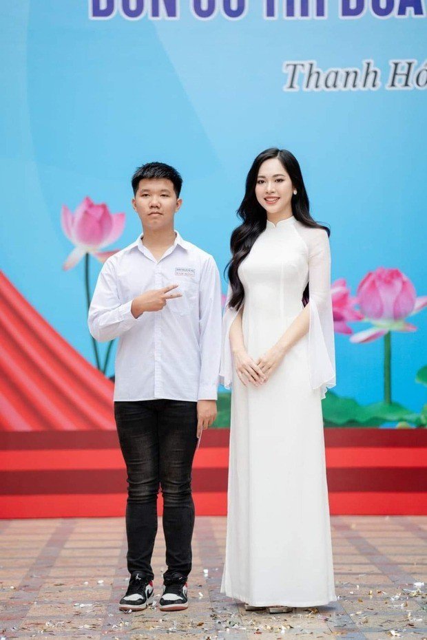 アンプ;#34;ソイアンプ;#34; オリンピアチャンピオンのレ・スアン・マンと同じ学校のファイナリスト2人の教育: 非常に優秀、HOT専攻 - 1