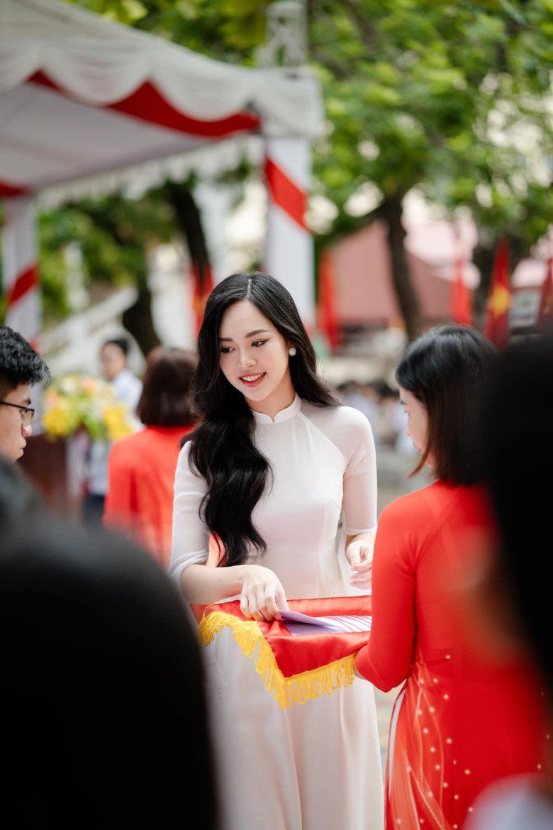 アンプ;#34;ソイアンプ;#34; オリンピアチャンピオンのレ・スアン・マンと同じ学校のファイナリスト2人の教育: 非常に優れており、HOTで専攻 - 3