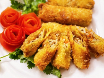 Cách làm nem hải sản giòn ngon, vàng ươm thơm nức mũi của mẹ đảm