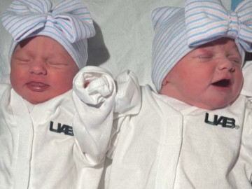 Cực hiếm: Người mẹ có 2 tử cung mang thai đôi, sinh con vào 2 ngày khác nhau, 1 bé sinh thường 1 bé sinh mổ